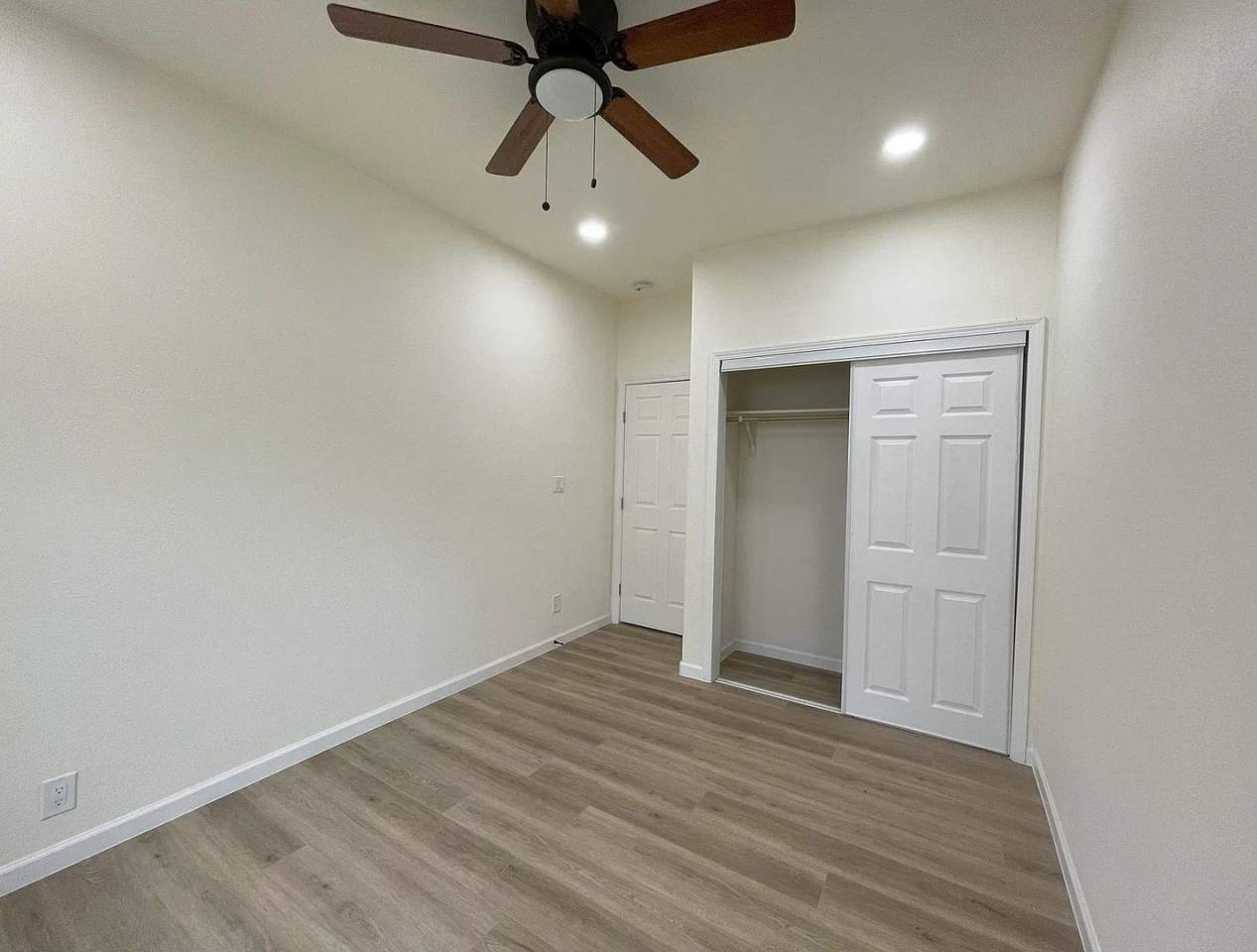 Room in 3 Bedroom Home at Pecan Valley Dr