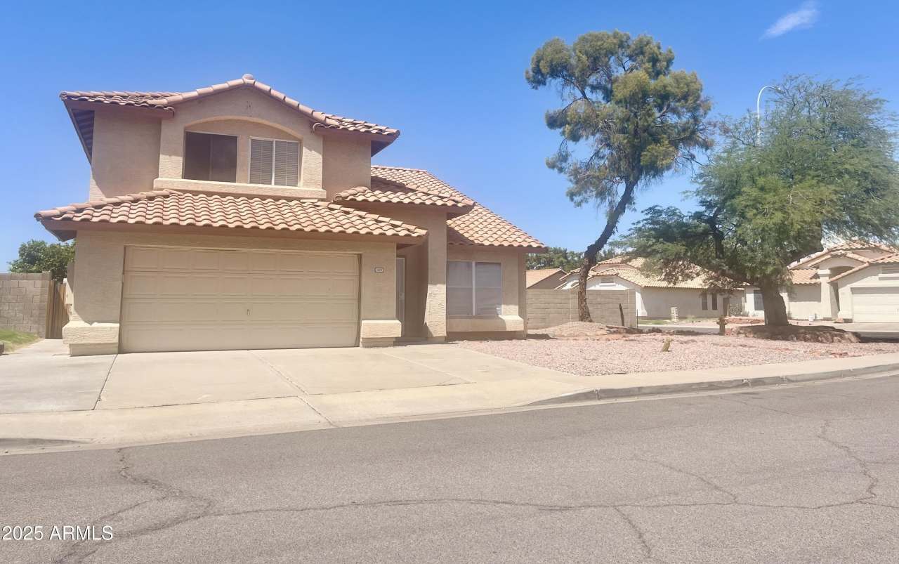 1654 W BOSTON Street