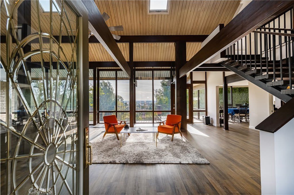 1819 Ladera Vista Drive