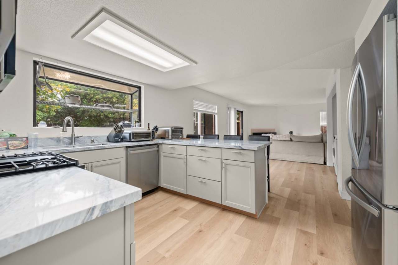 Spacious lot with no back house!