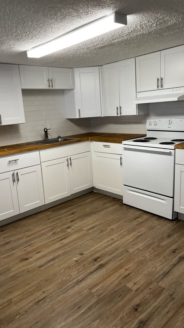 712 N Jefferson St, 122122