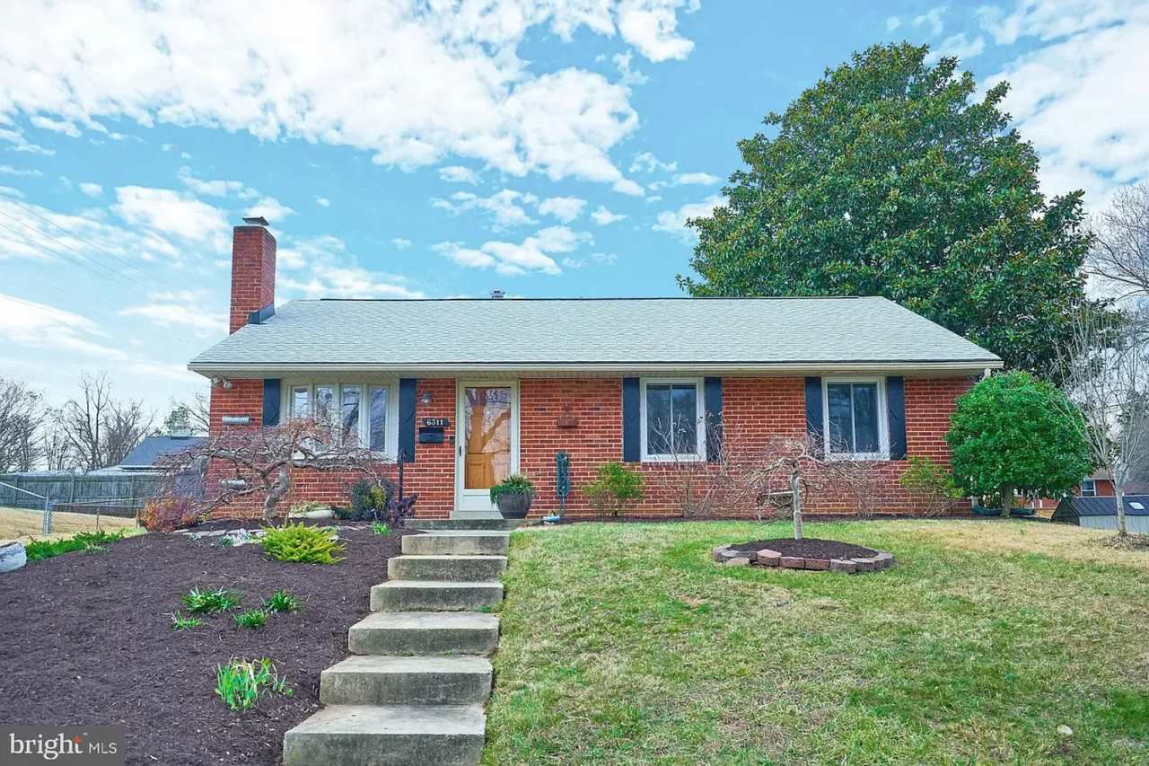 Renovated Month by Month 3br/1.5ba furnished in Alexandria