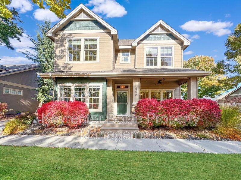 998 E Shadow Creek Ln