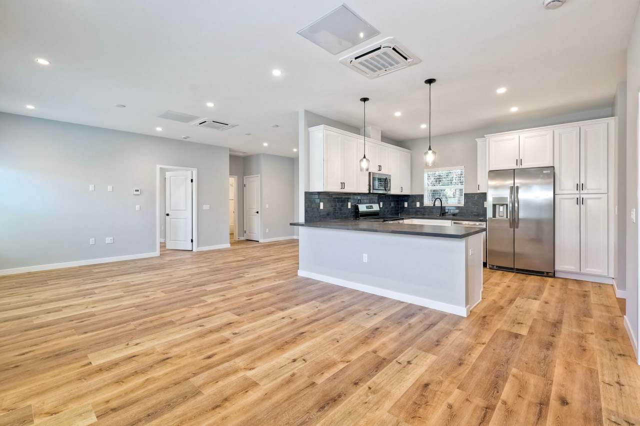 6834 Tower Street - 1