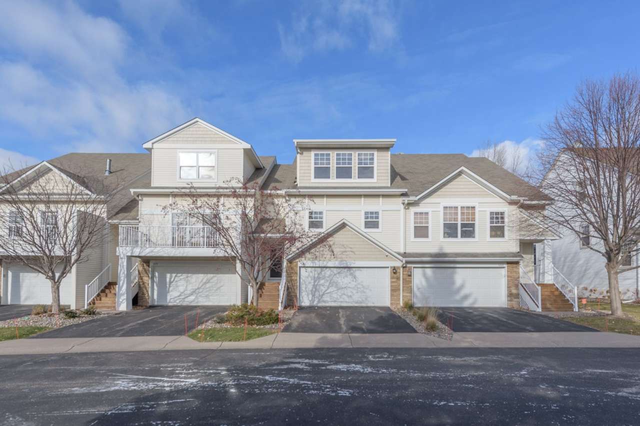 Awesome 3 bed woodbury townhouse, dont miss out on this one!