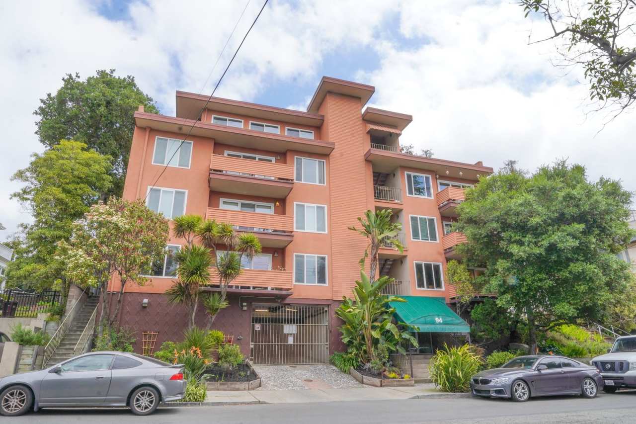 Beautiful 2 Bedroom Condo In Oakland!