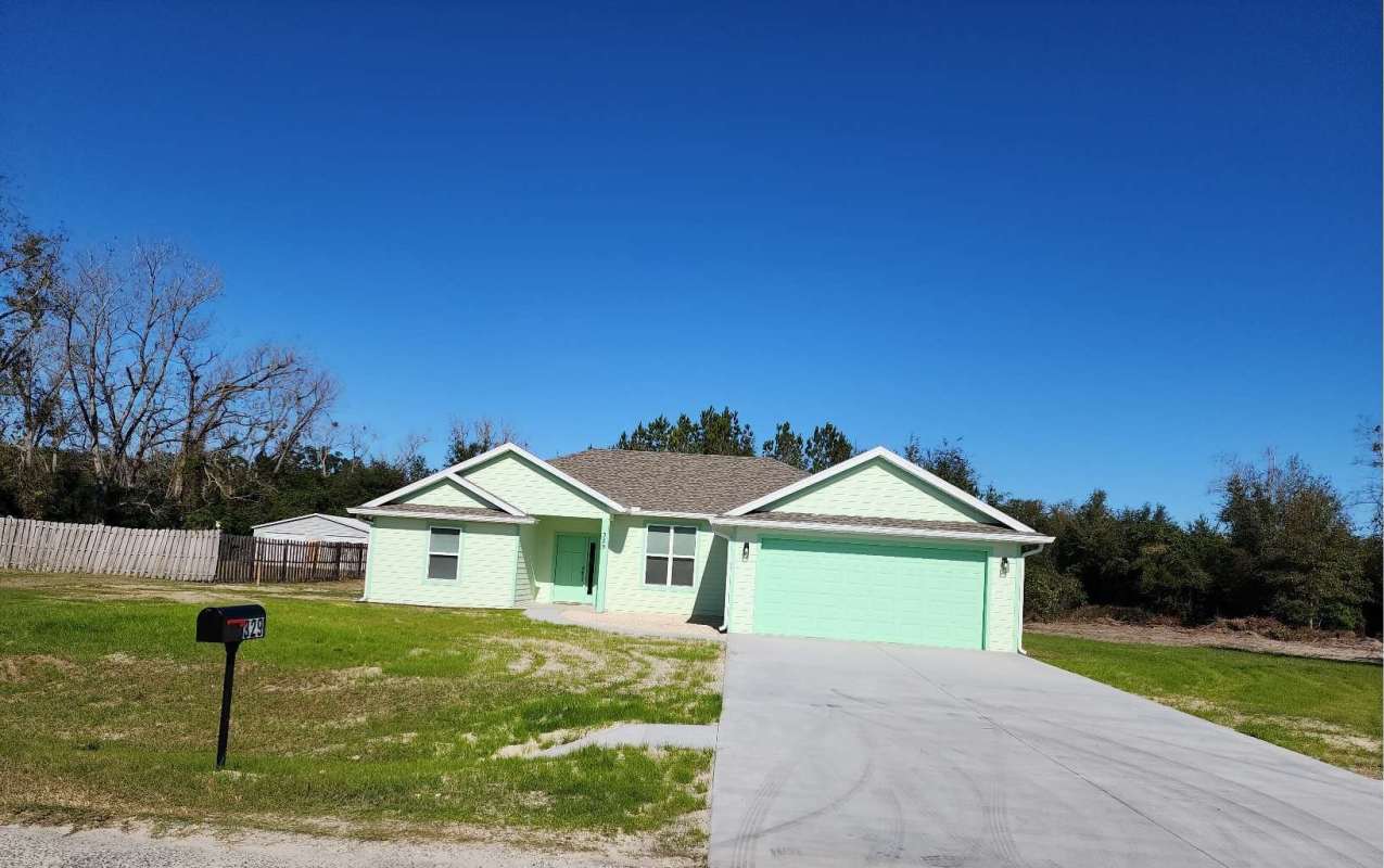 329 SW CHESTERFIELD CIRCLE