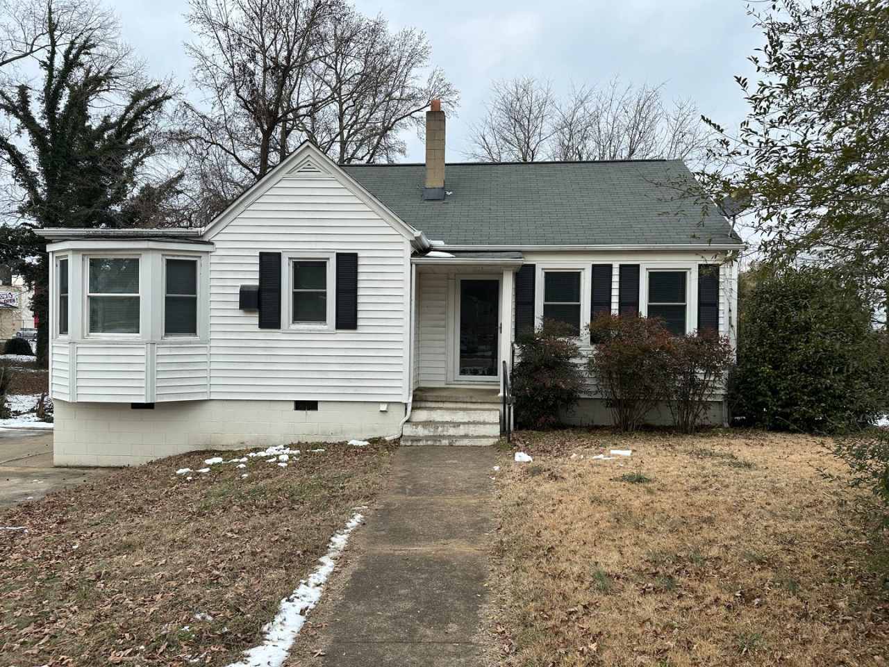 Charming and Spacious 2-Bedroom, 2-Bathroom Rental in Henderson, NC