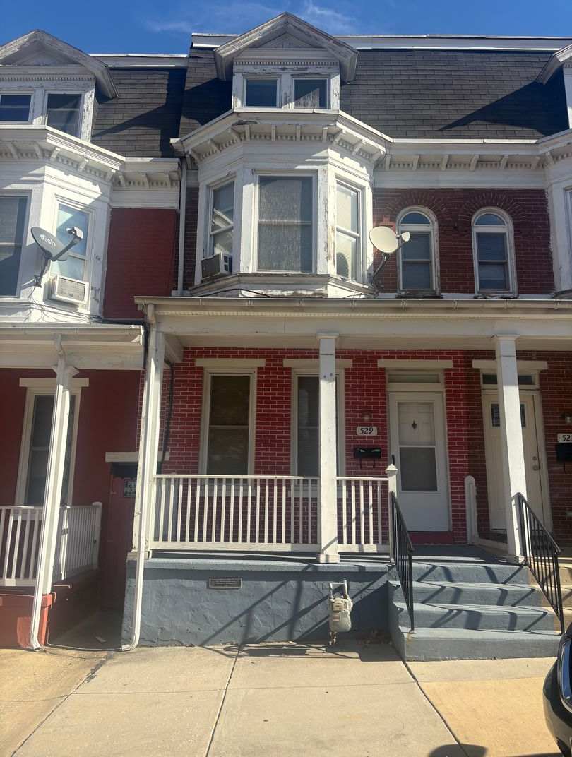 Section 8 Eligible-Spacious 3-4 Bedroom House, Yard, Parking-York City SD