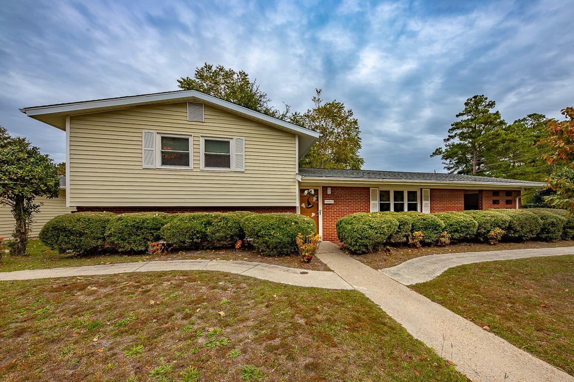 2300 Woodland Avenue