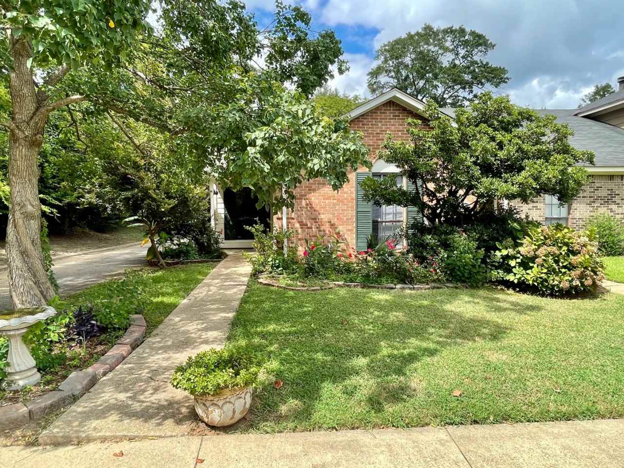 Corner Unit and One Level