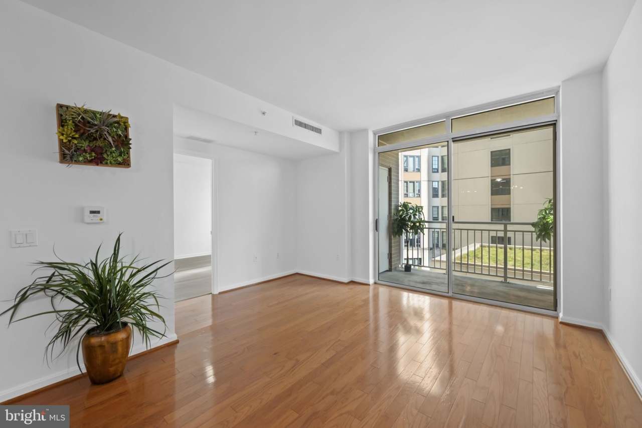 930 WAYNE Avenue unit: 401