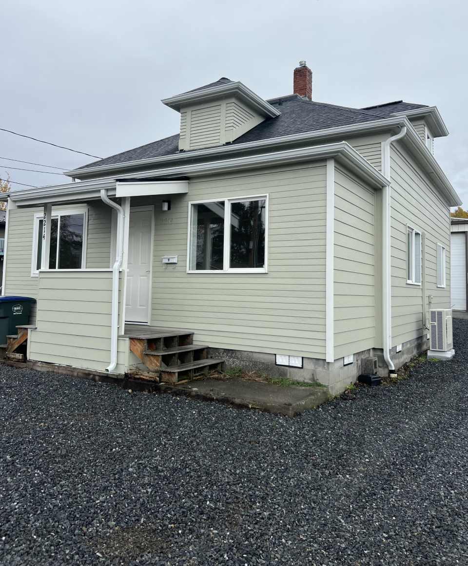 2214 Valencia Street