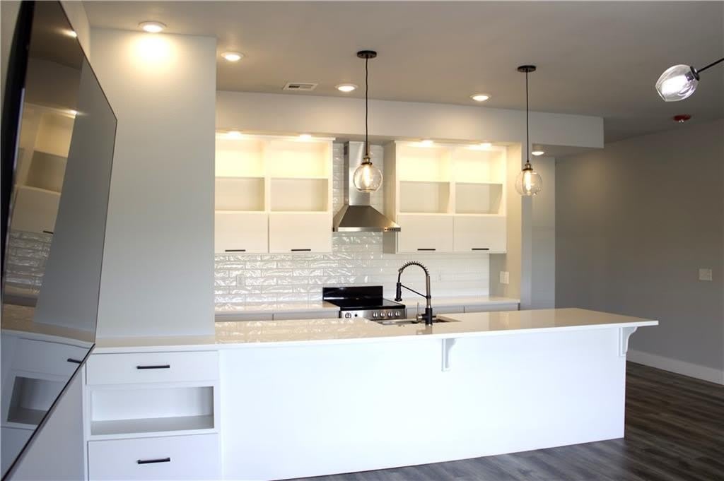 2302  SW I  ST Unit #204
