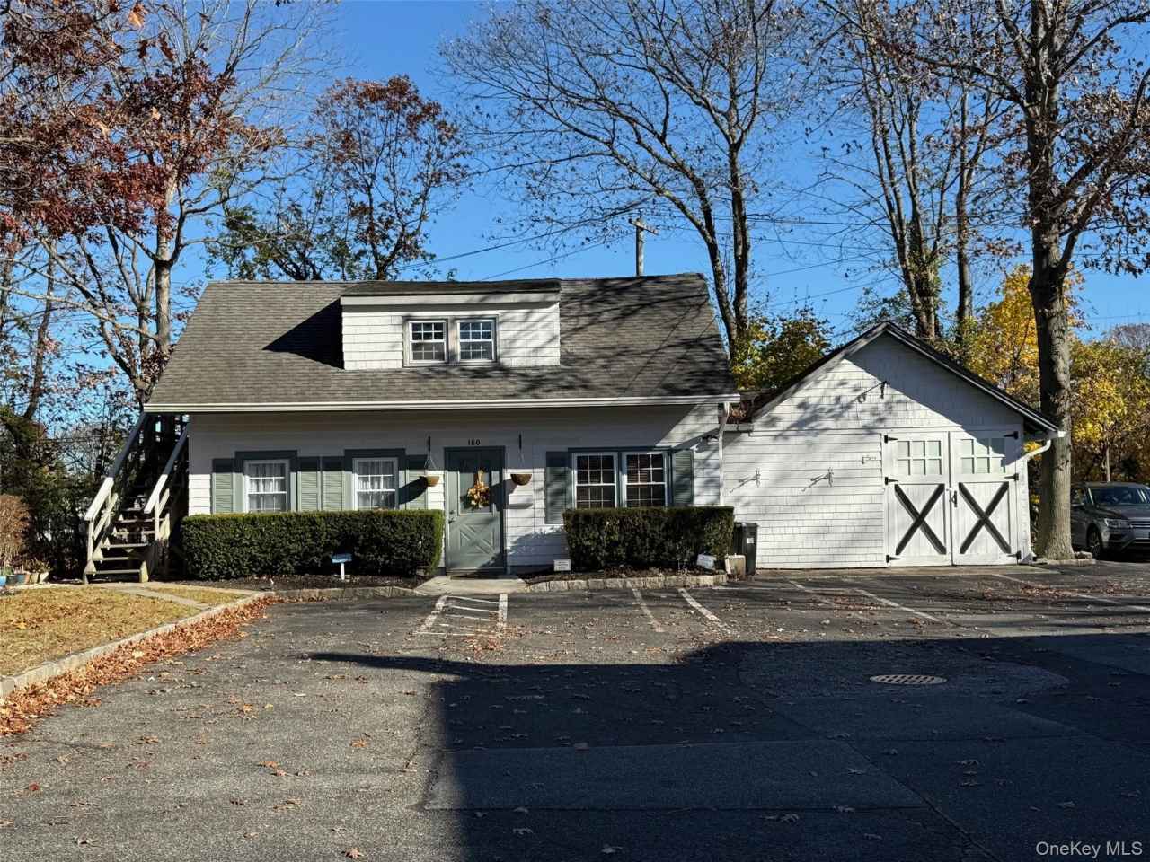 160 Laurel Avenue unit: Upper In Back Building