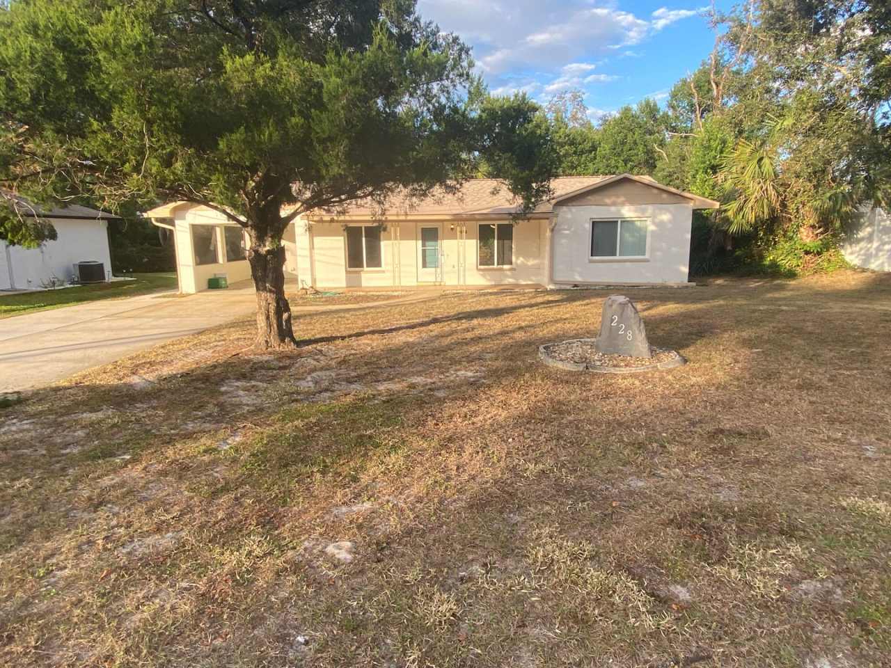 Cute 2/2 in Debary with new kitchen appliances!