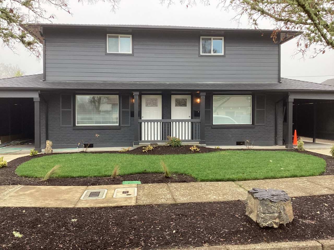 Cute Townhouse, Fully Renovated