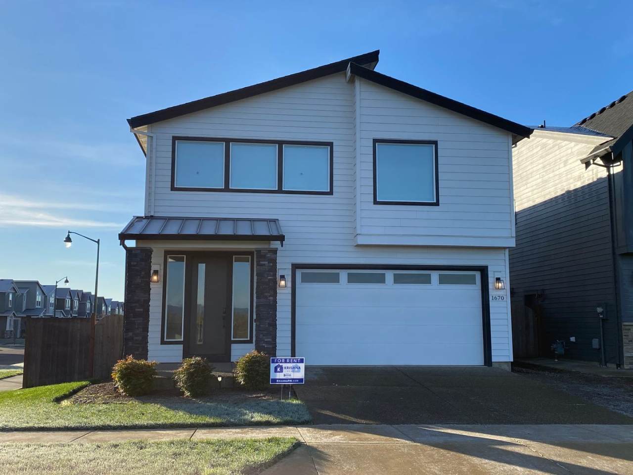 Spacious 5 BR | 3 BA | Modern Corner-Lot Single-Family Home | Farmstead Crossing Neighborhood