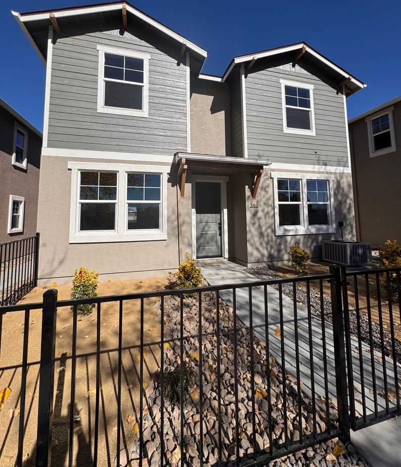 NEW! 3/2.5/2 Townhome in Gardnerville
