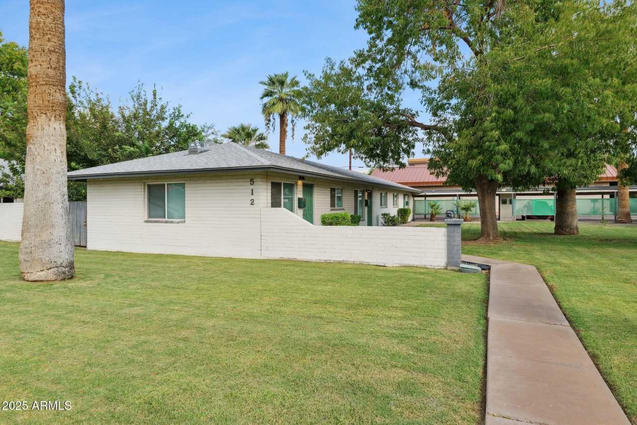 512 E Roanoke Avenue