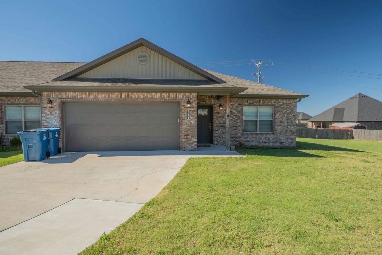 3-bedroom, 2-bathroom home located in the beautiful Pea Ridge, AR