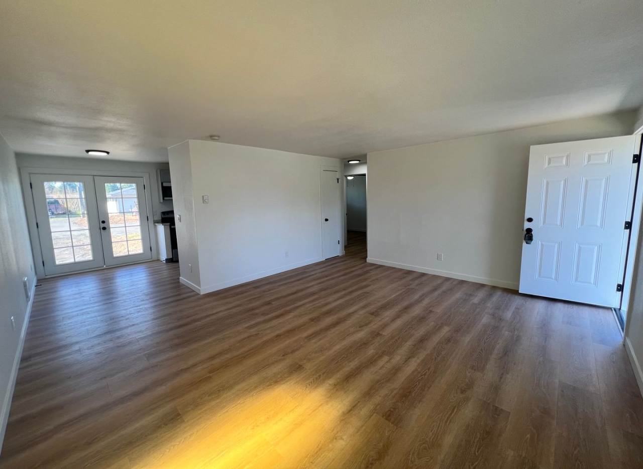 R2212 - Pinewood Apartments