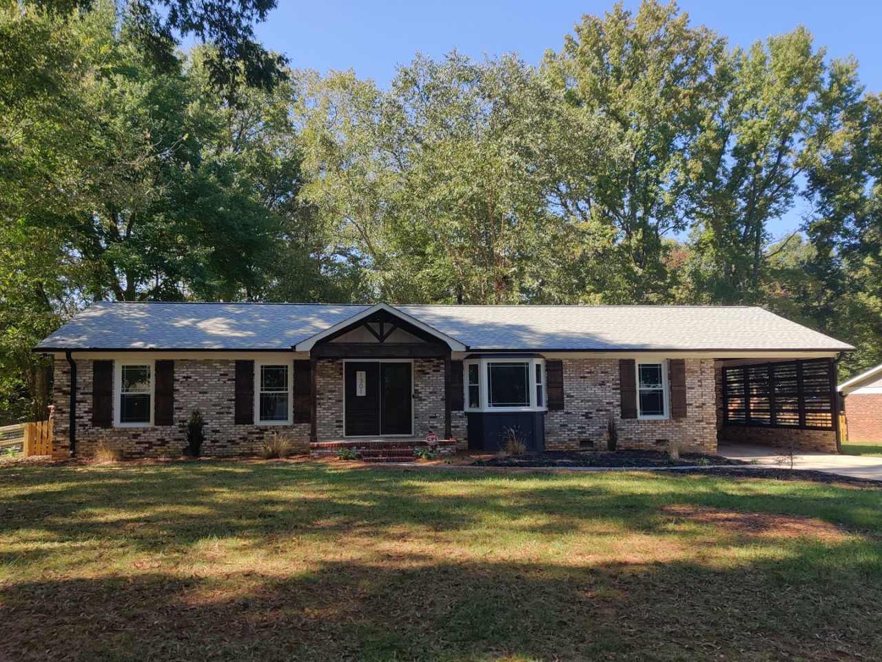 Renovated 3 Bedroom Home in Oakdale