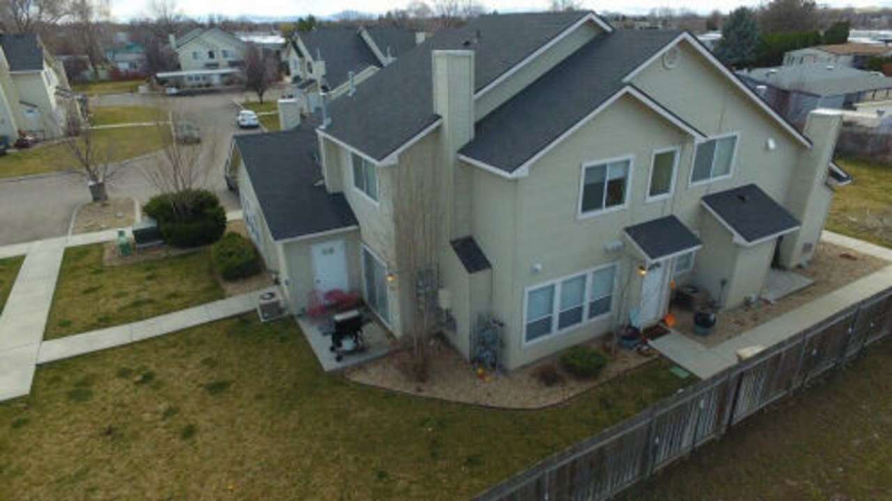 2 bedroom unit Centrally located in Nampa