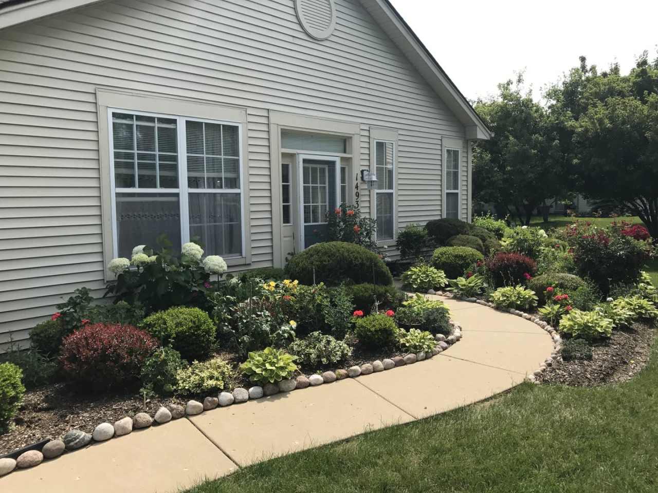 Exceptionally Clean 2-Bedroom Ranch with Double Car Garage