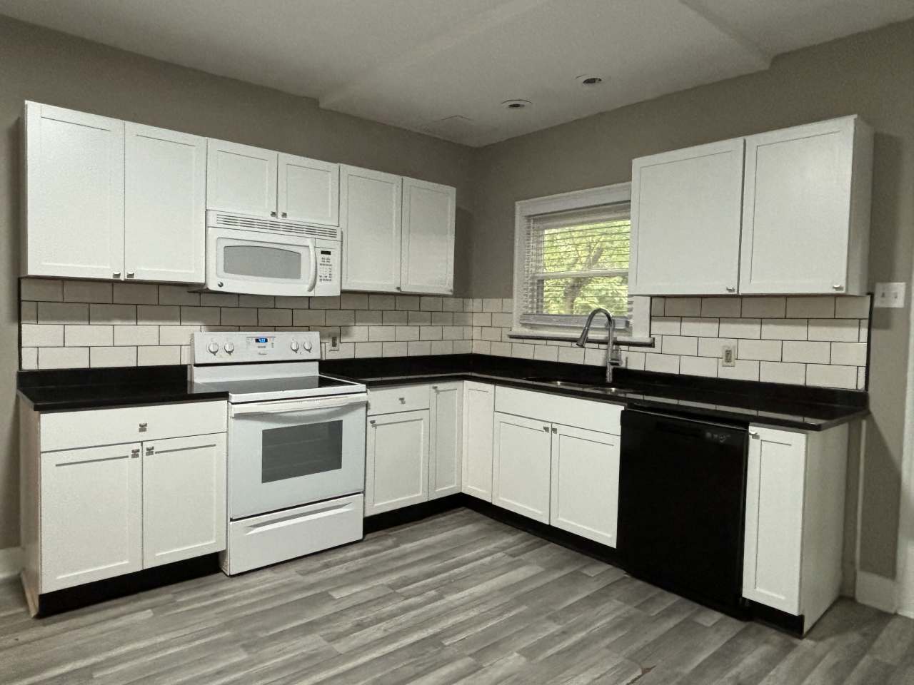 4246 Graceland Avenue