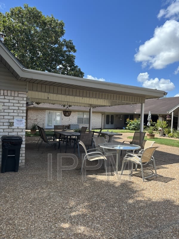 1500 Palm Valley Dr W