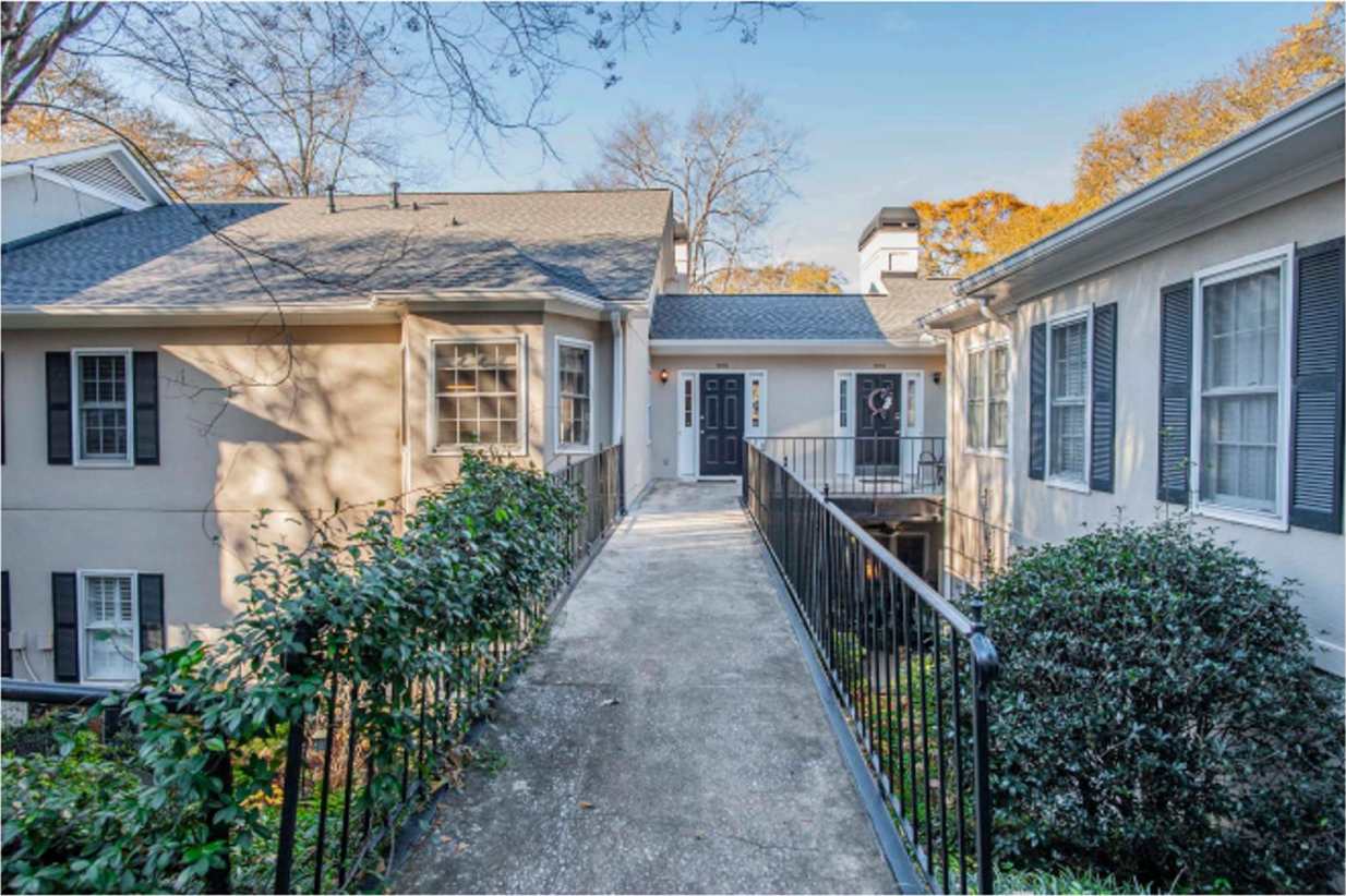 Beautiful 2 bedroom condo just minutes from Downtown Athens!