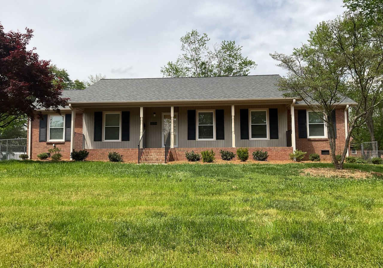 Beautiful 3 Bedroom 2 Full Bath in Gastonia!