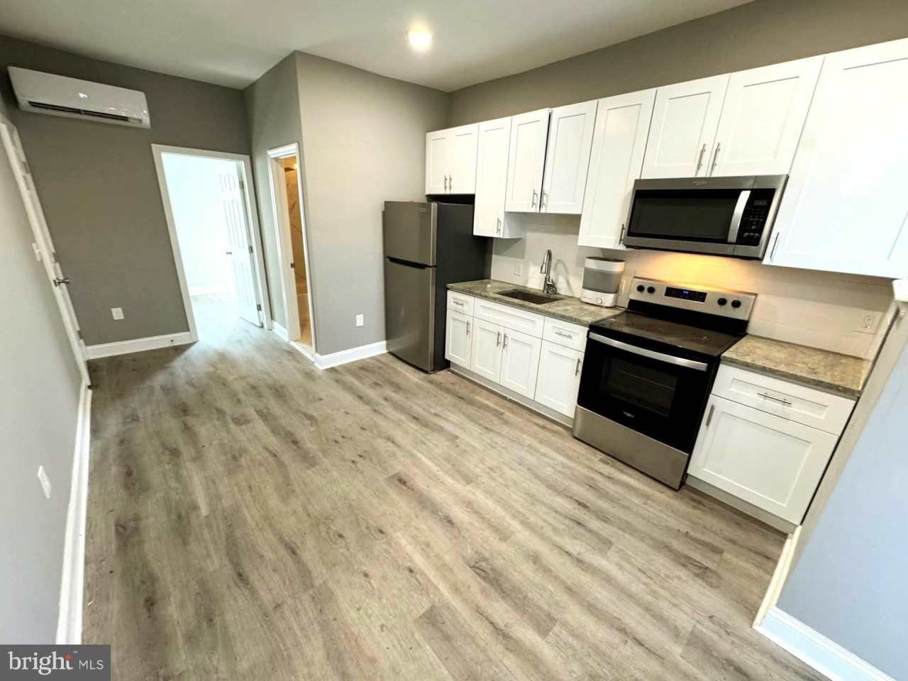 2417 W JEFFERSON Street unit: 2