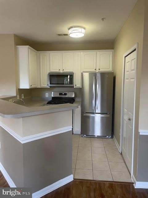 15620 EVERGLADE Lane unit: 302