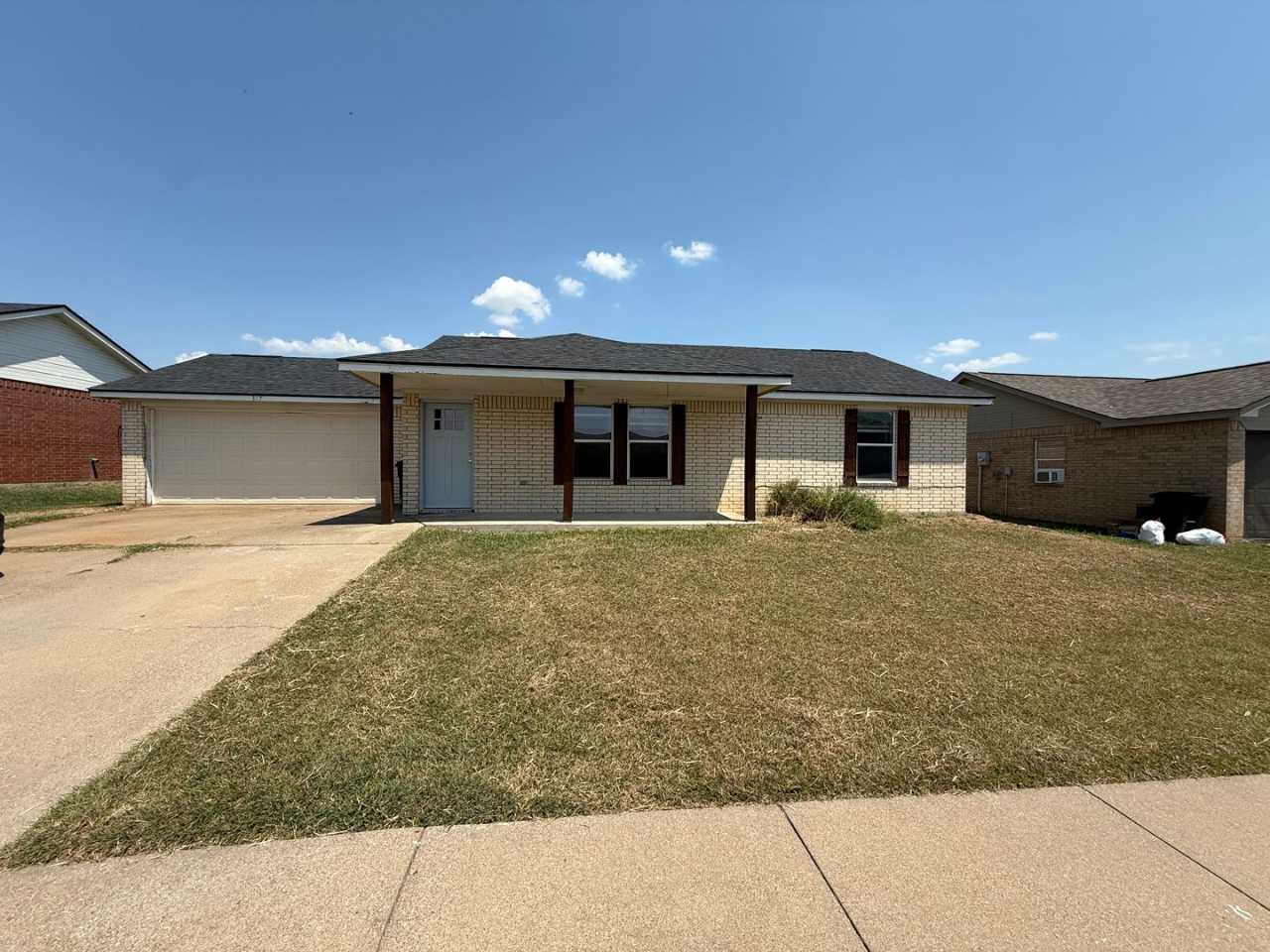 House For Lease In Old Granbury Estates 3 bed 2 bath 2 car garage www.txlec.com