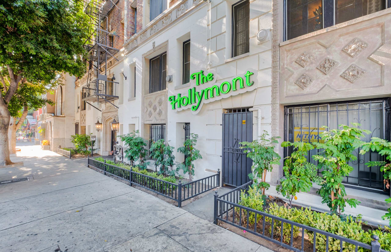 Hollymont Apartments