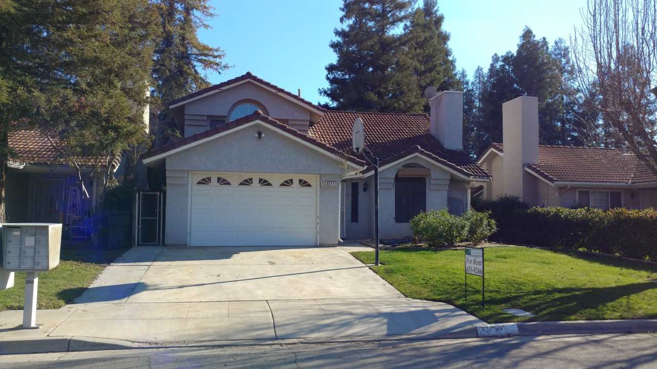 2 Story home in NE Fresno, Clovis Schools and near shopping centers.