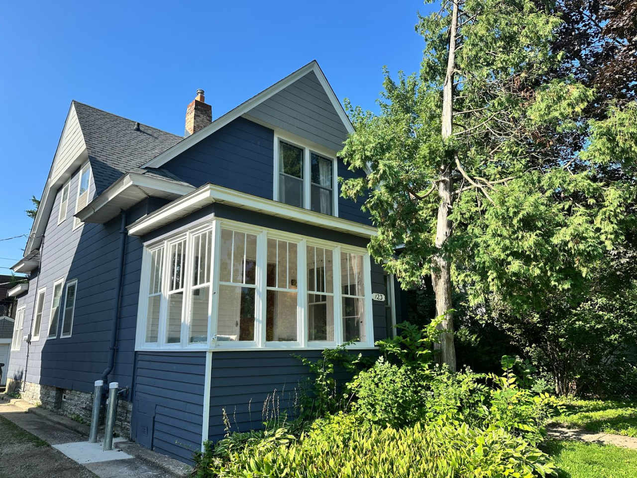 Fully Furnished 3 Bedroom Historic Home in Minneapolis