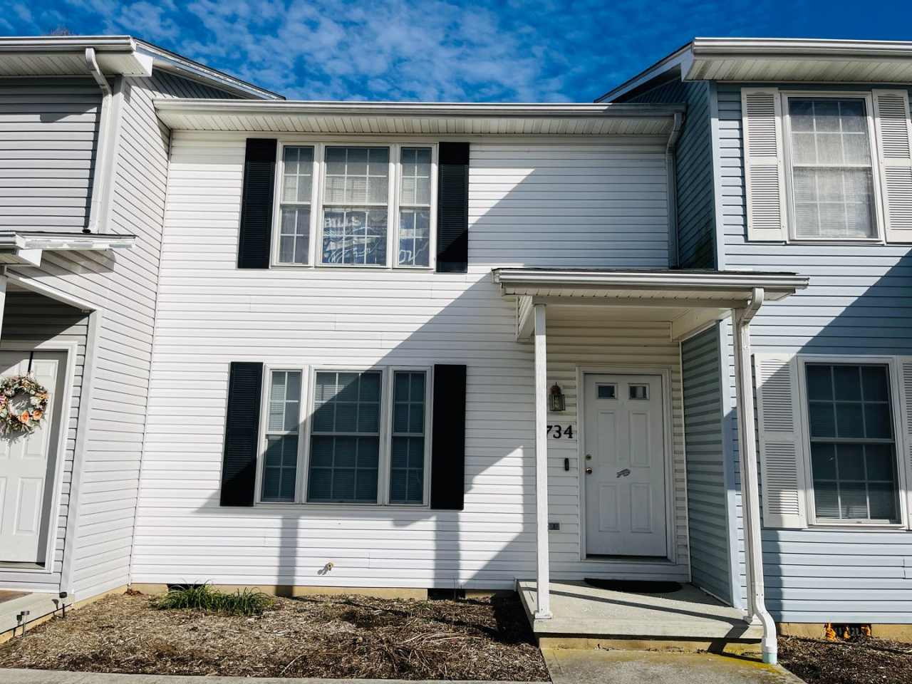 2 Bedroom, 2.5 Bath Townhouse