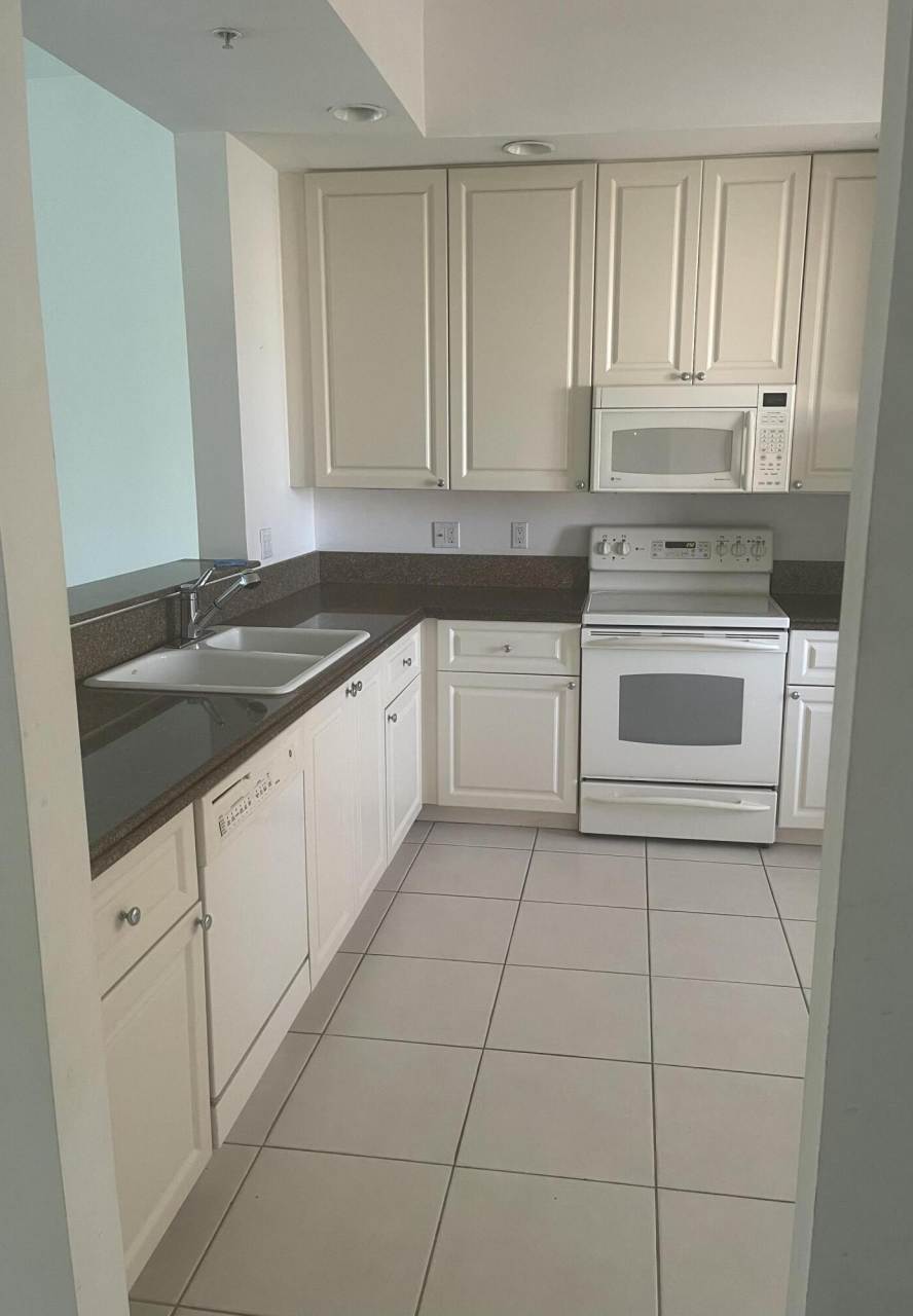 1 Harbour Isle Ph01 Drive E