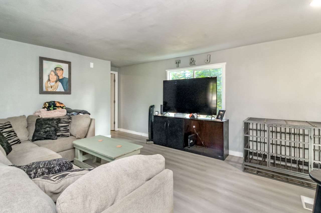 Updated 2 bedroom manufactured home on large corner lot