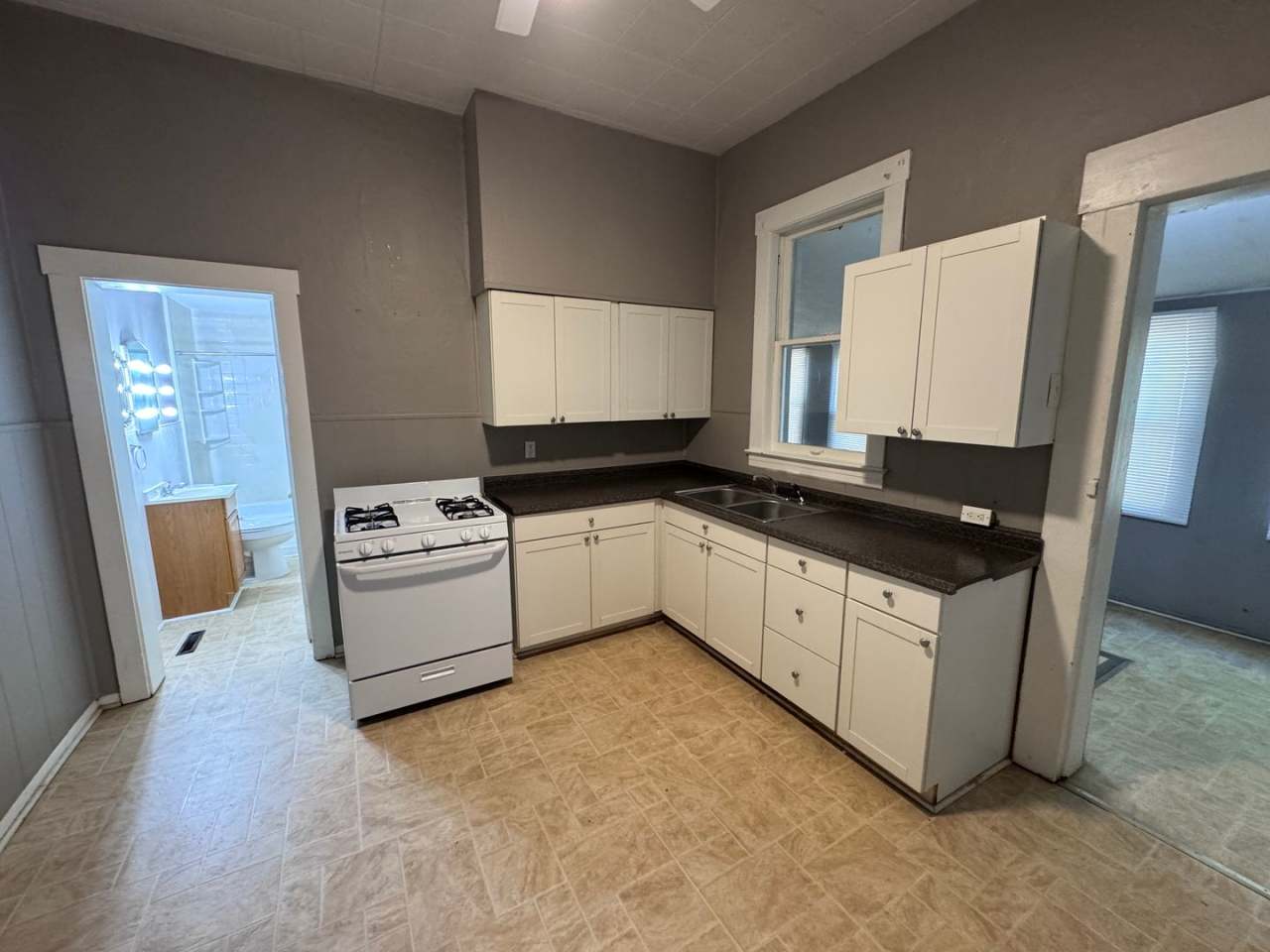 GREAT HOUSE ON PORTLAND AVE 2-BED 1-BATH