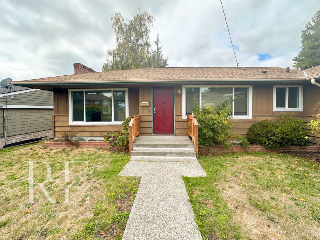 Enjoy Breathtaking Sunsets in the Heart of Manette