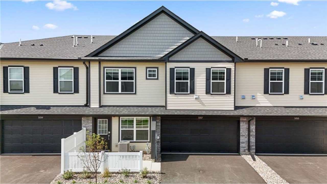 Brand New, New Construction! 3 Bed/2.5 Bath Townhouse- Available Now!