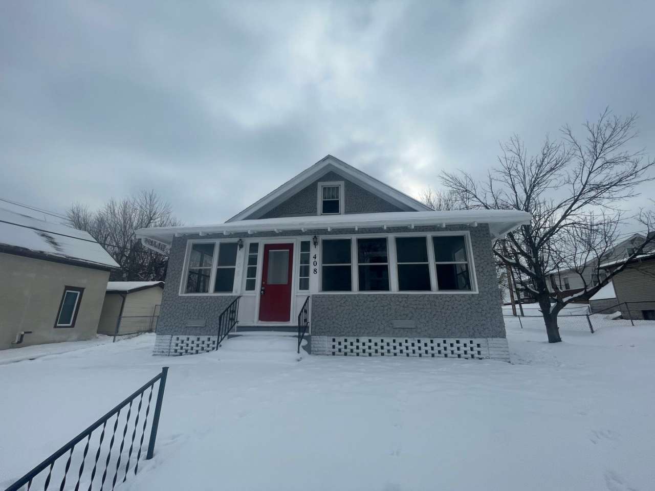 Updated 2 Bedroom 2 Bathroom Home