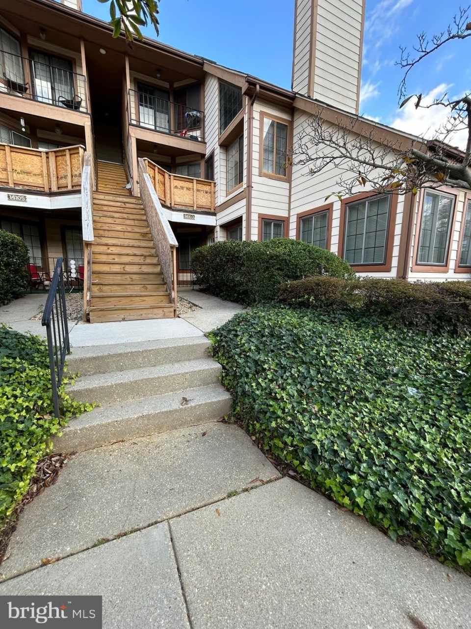 14103-E LAUREN Lane unit: 14E