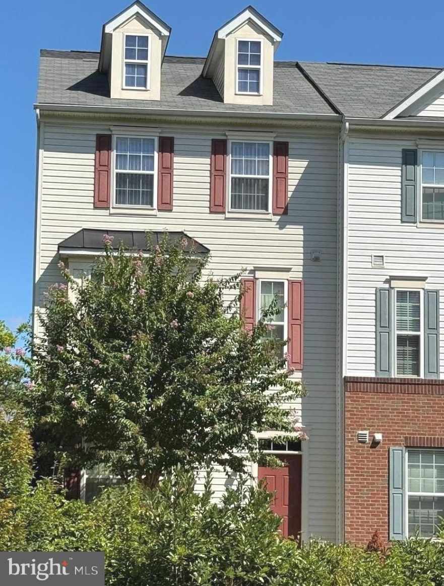 18322 WOODHOUSE Lane