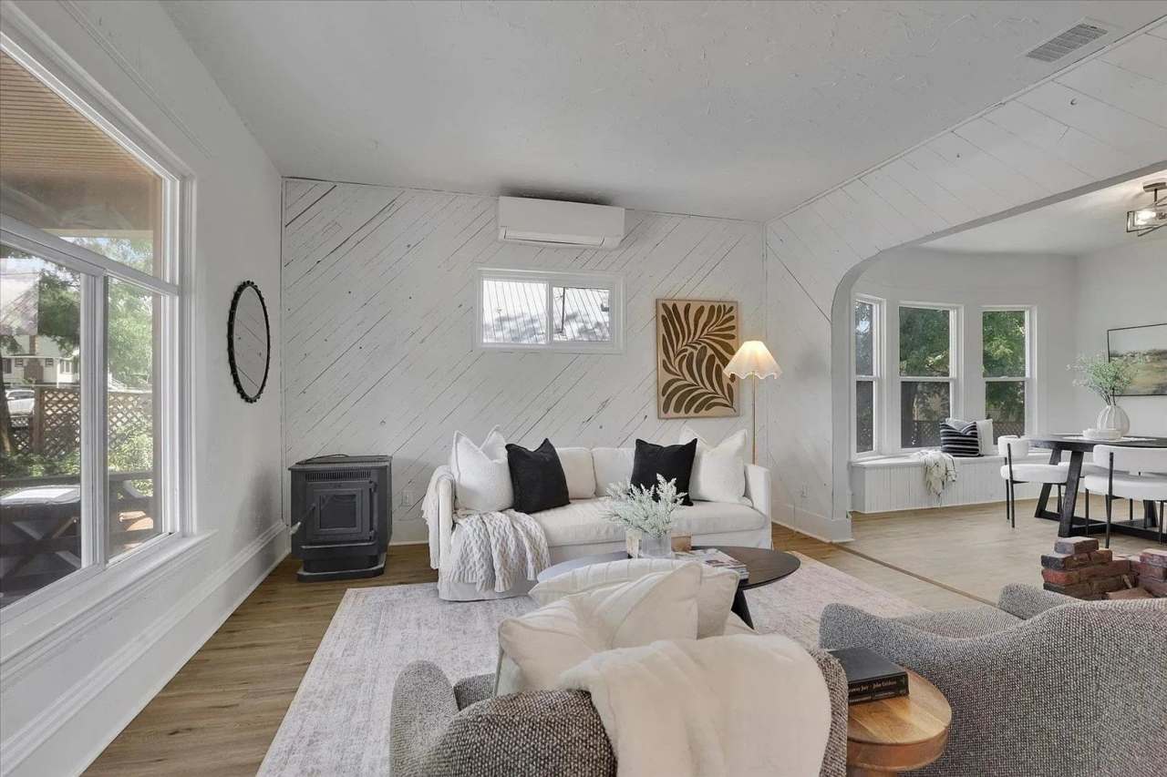 Updated Single Family home for Rent! - 3 Bedroom, 1.5 Bathroom Located in Spokane!