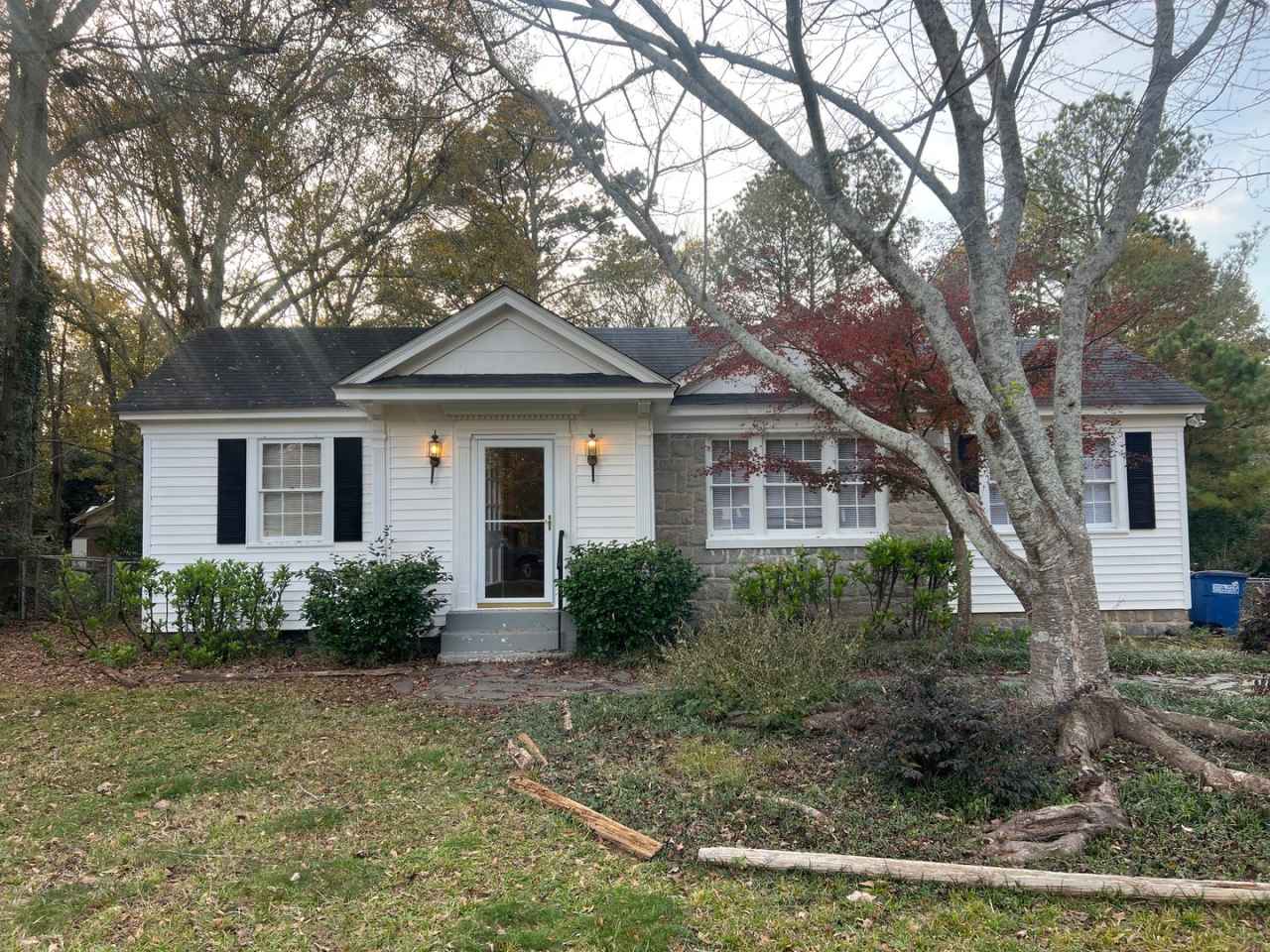 2 Bedroom House off of Ogelthorpe Avenue